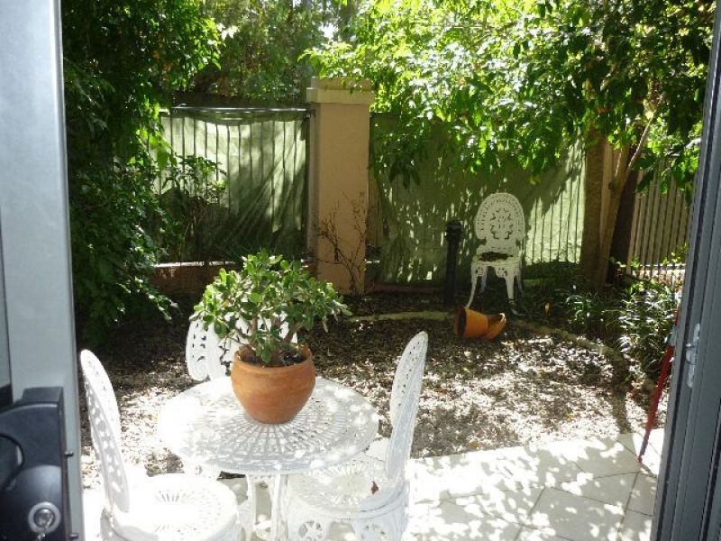 1/24 Dulwich Road, Yeronga QLD 4104