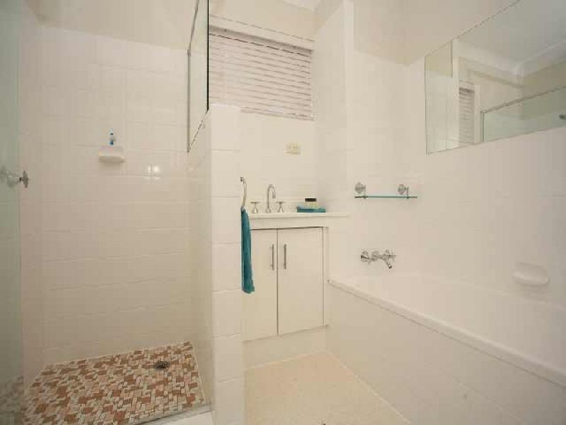 6/388 Cavendish Road, Coorparoo QLD 4151