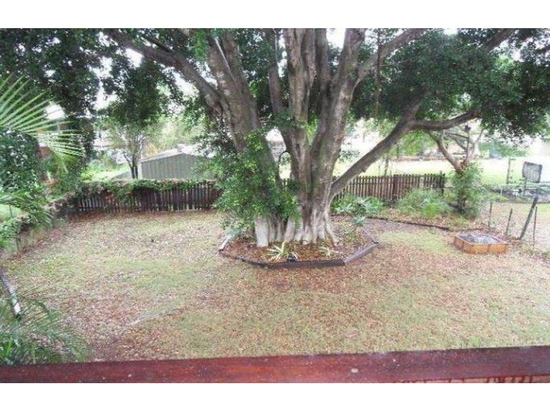 8 Herswell Avenue, Wynnum West QLD 4178