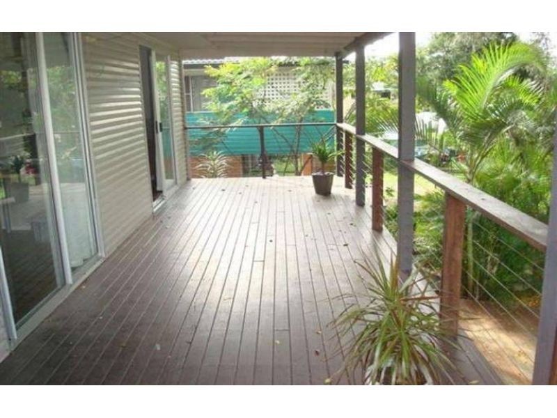 8 Herswell Avenue, Wynnum West QLD 4178