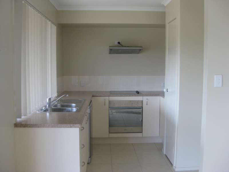 2/3 Wakeham Street, Kallangur QLD 4503