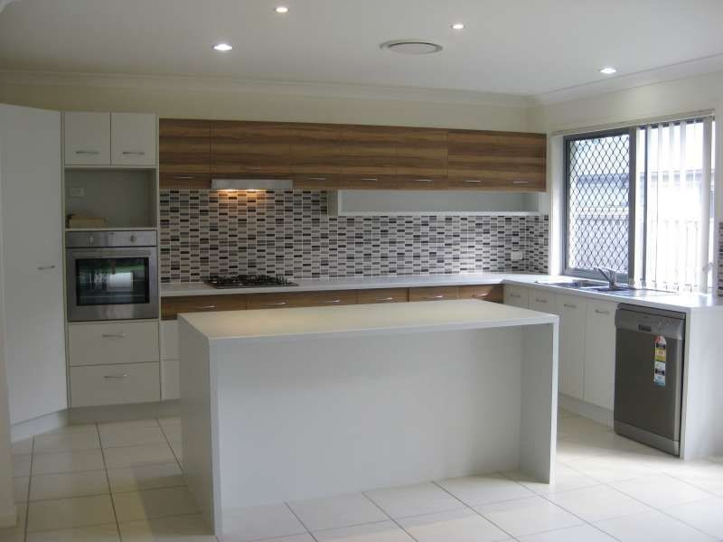 6 Caper White Court, Kallangur QLD 4503