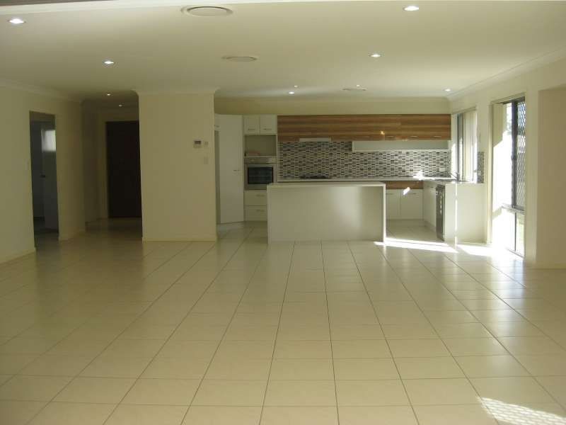 6 Caper White Court, Kallangur QLD 4503