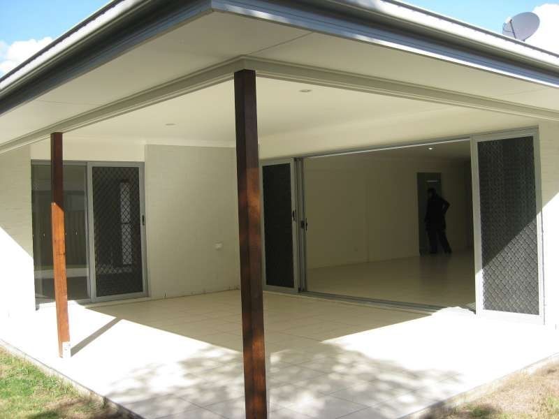 6 Caper White Court, Kallangur QLD 4503