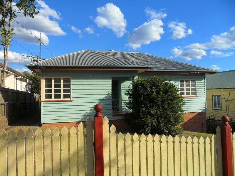 3 Henderson Street, Camp Hill QLD 4152