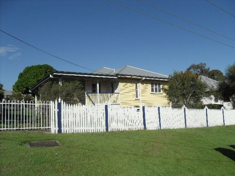 12 Radius Street, Wynnum West QLD 4178