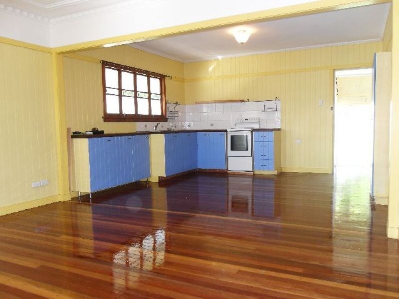 12 Radius Street, Wynnum West QLD 4178