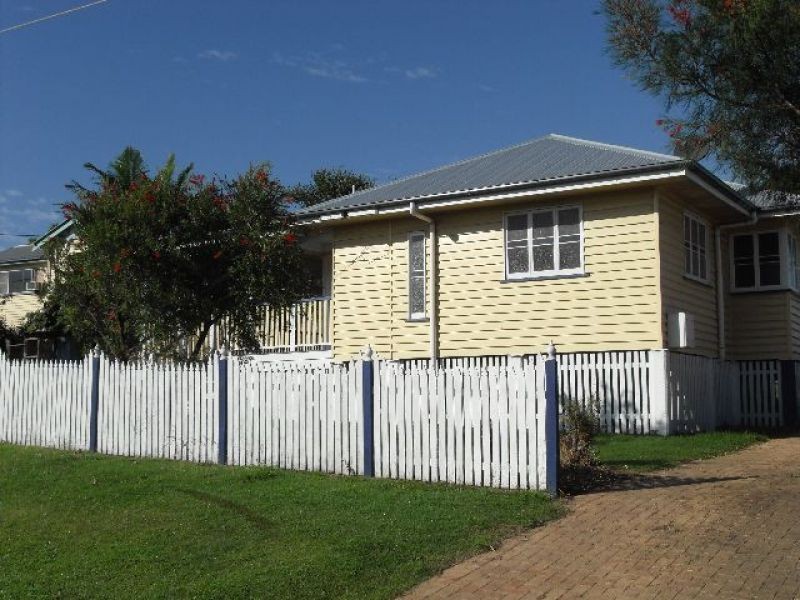 12 Radius Street, Wynnum West QLD 4178
