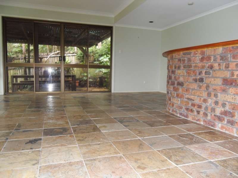 6 Keil Place, Chapel Hill QLD 4069