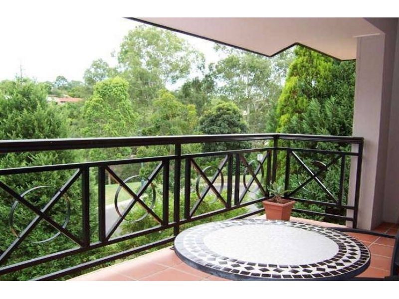 37 Regency Place, Kenmore Hills QLD 4069