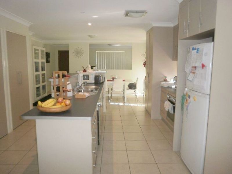 7 Daphne Place, Wakerley QLD 4154