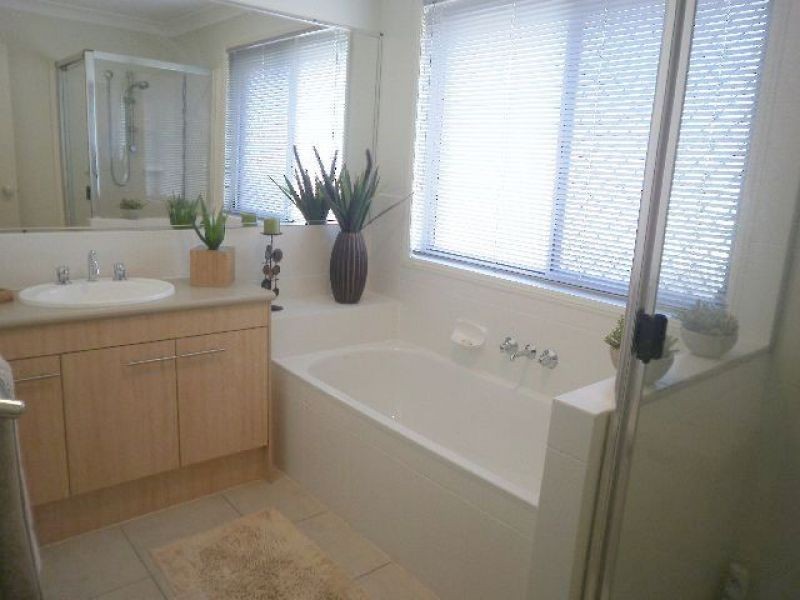 7 Daphne Place, Wakerley QLD 4154