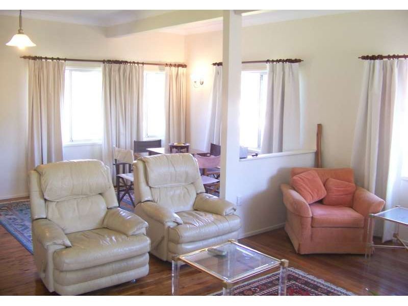 51 Barter Avenue, Holland Park QLD 4121