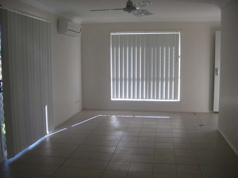 2/16 Grandview Parade, Griffin QLD 4503