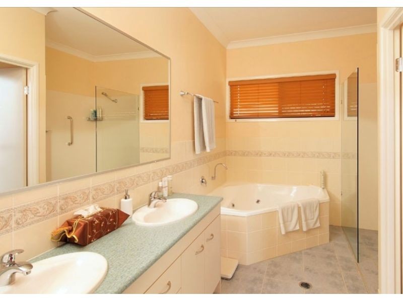 37 Gregory Street, Taringa QLD 4068