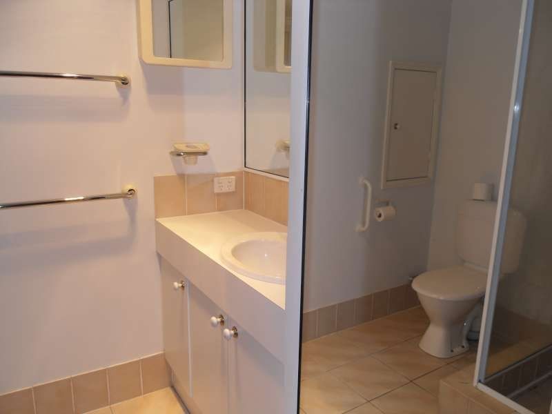 1/84 Musgrave Road, Indooroopilly QLD 4068