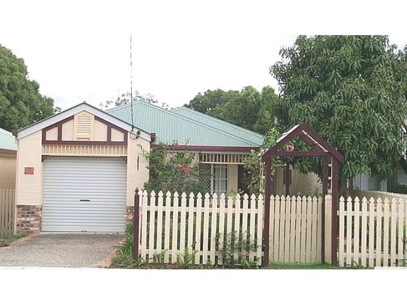 26 South Street, Newmarket QLD 4051