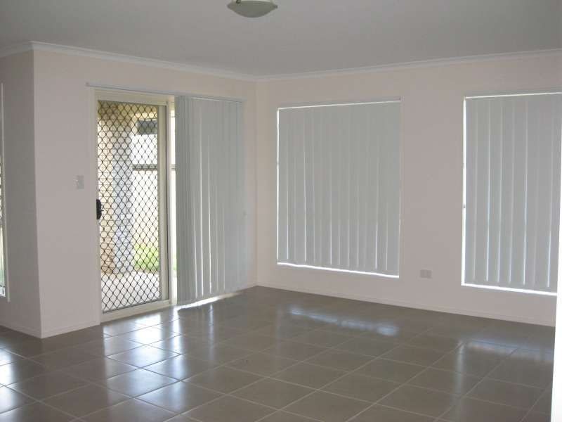 1/10 Elle Court, Warner QLD 4500