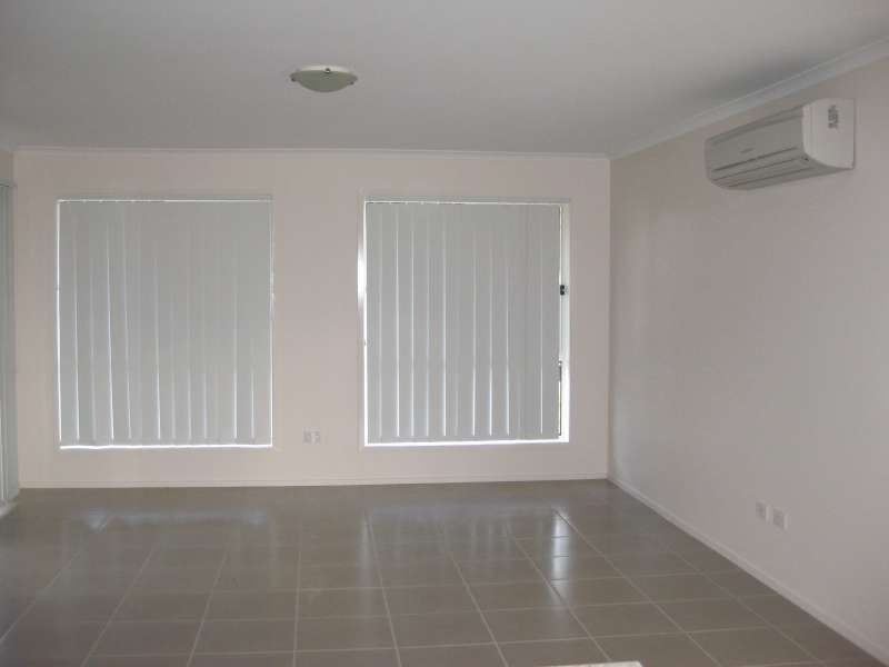 1/10 Elle Court, Warner QLD 4500