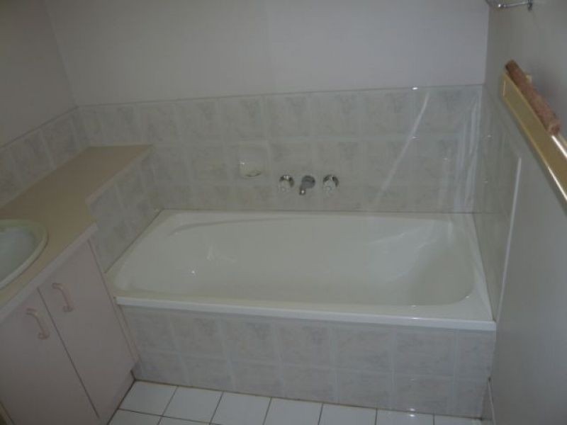 2/38 Wallace Street, Caboolture QLD 4510