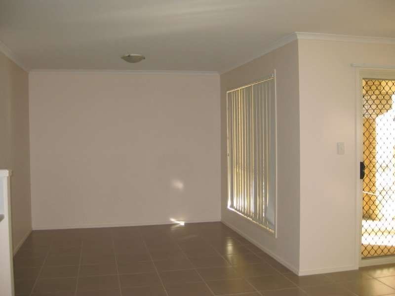 1, 10 Eve Court, Kallangur QLD 4503