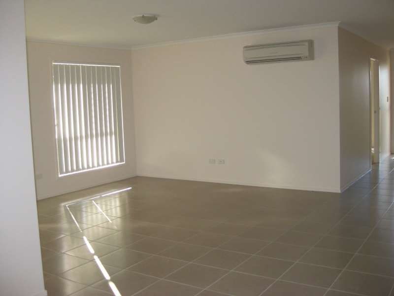 1, 10 Eve Court, Kallangur QLD 4503