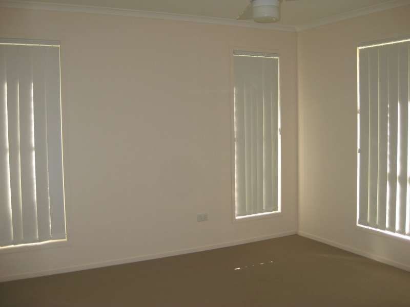 1, 10 Eve Court, Kallangur QLD 4503