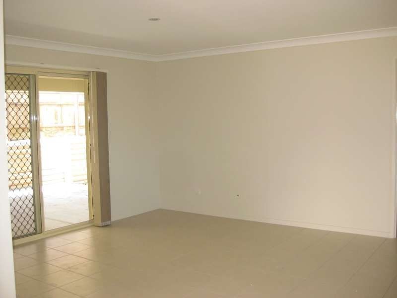 15 Diane Parade, Kallangur QLD 4503