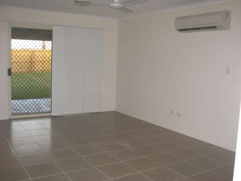 1/8 Eve Court, Kallangur QLD 4503
