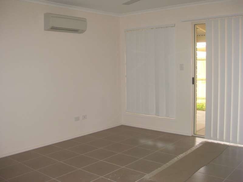 2/8 Eve Court, Kallangur QLD 4503