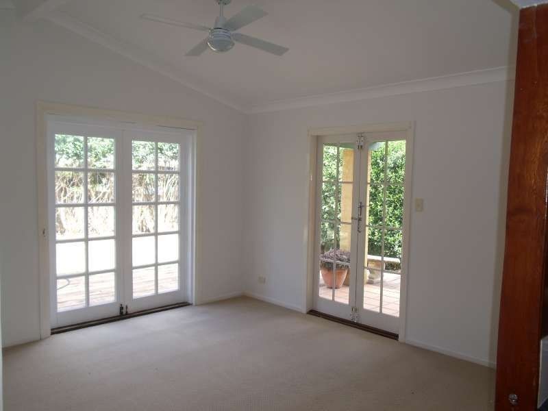 5 Ewan Street, Southport QLD 4215