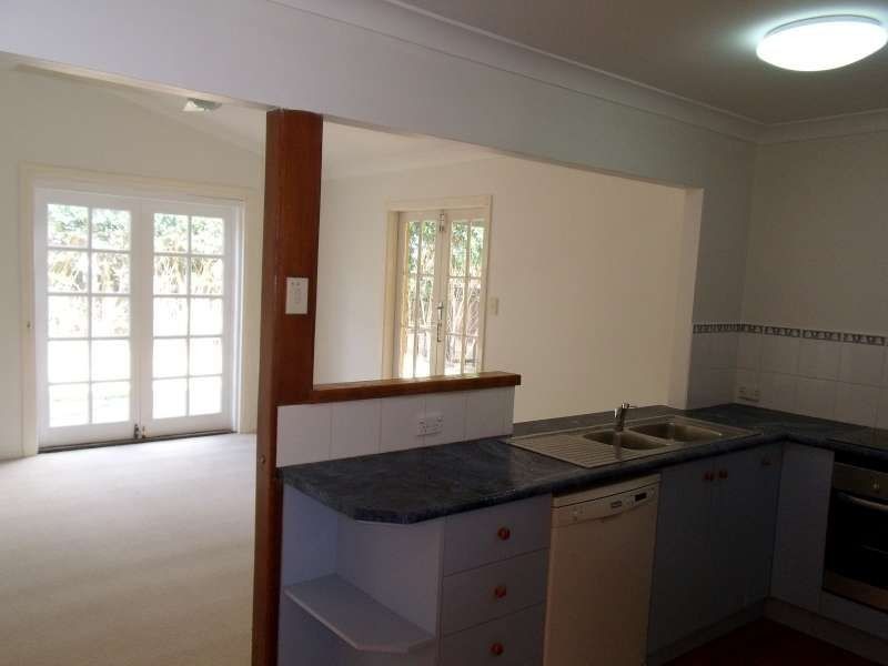 5 Ewan Street, Southport QLD 4215