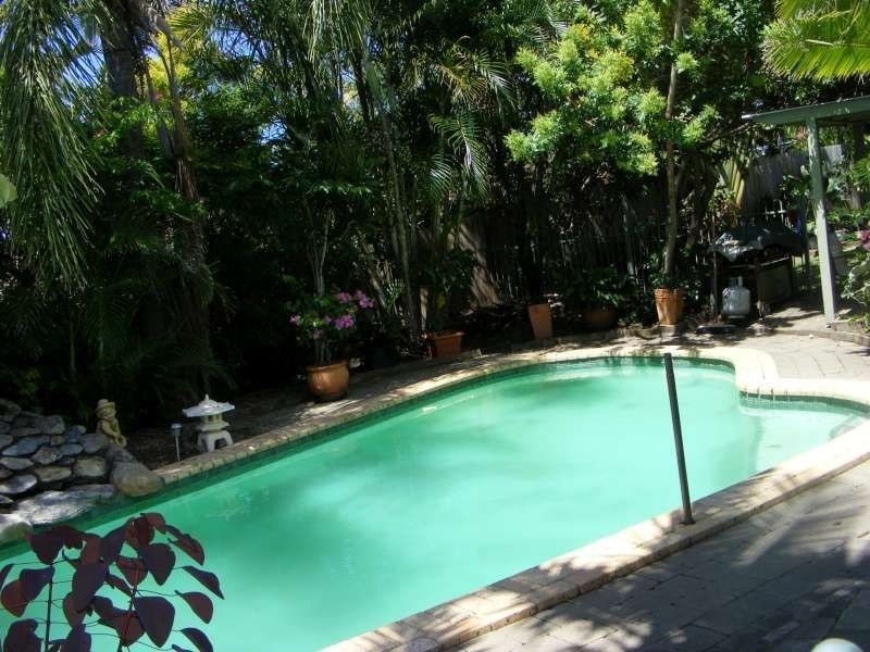 24 Melbourne Road, Arundel QLD 4214