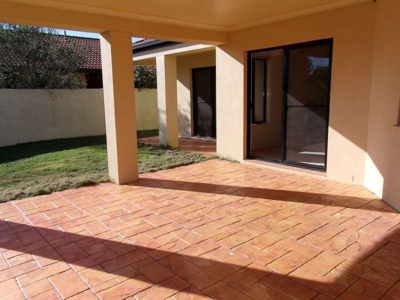 4 Orpington Court, Arundel QLD 4214