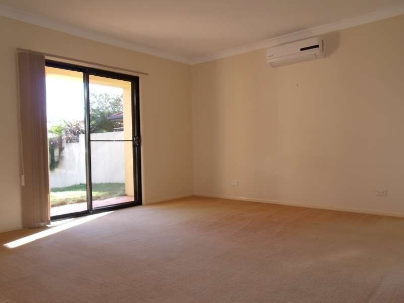 4 Orpington Court, Arundel QLD 4214