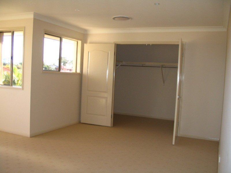 9 Marjorie Crescent, Benowa QLD 4217