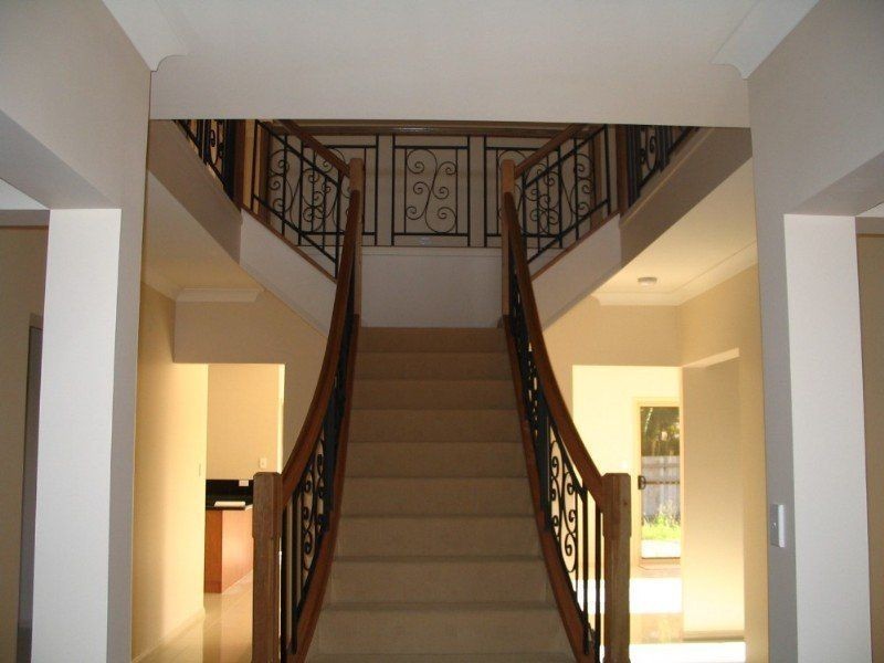 9 Marjorie Crescent, Benowa QLD 4217