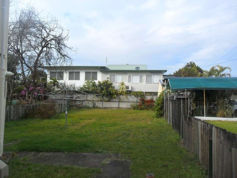 28 Central Street, Labrador QLD 4215