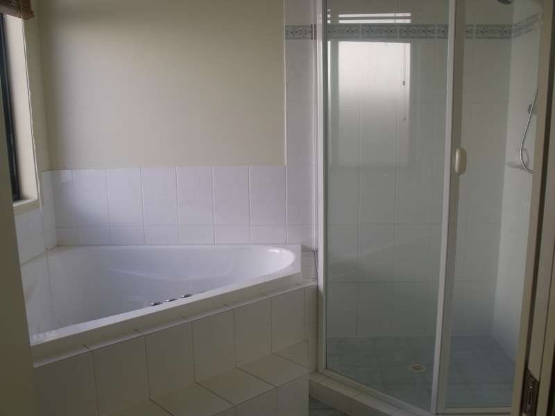 18 Tiger Drive, Arundel QLD 4214