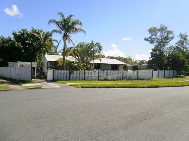 39 Warana Avenue, Southport QLD 4215