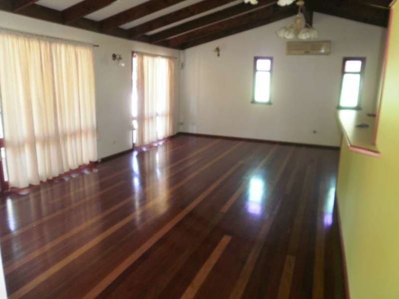 39 Warana Avenue, Southport QLD 4215