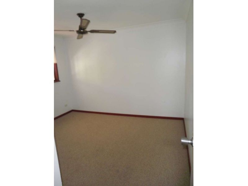 39 Warana Avenue, Southport QLD 4215