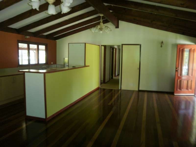 39 Warana Avenue, Southport QLD 4215