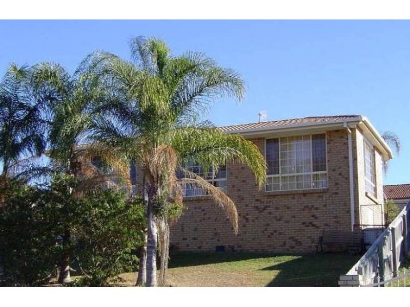 2 Regal Court, Highland Park QLD 4211