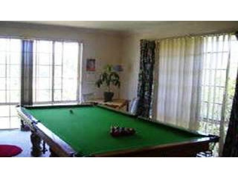 2 Regal Court, Highland Park QLD 4211