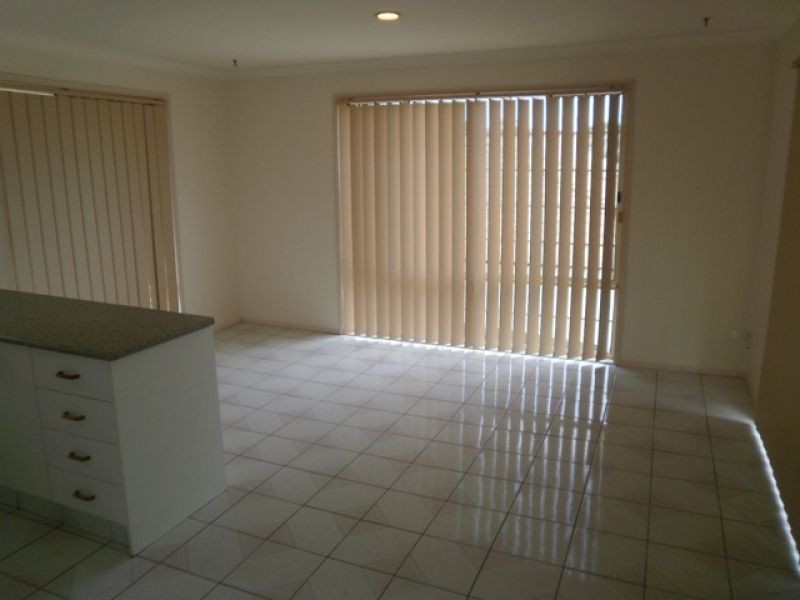 2 Regal Court, Highland Park QLD 4211
