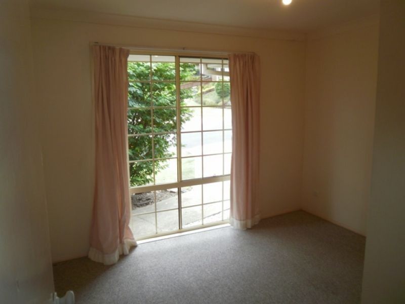 2 Regal Court, Highland Park QLD 4211