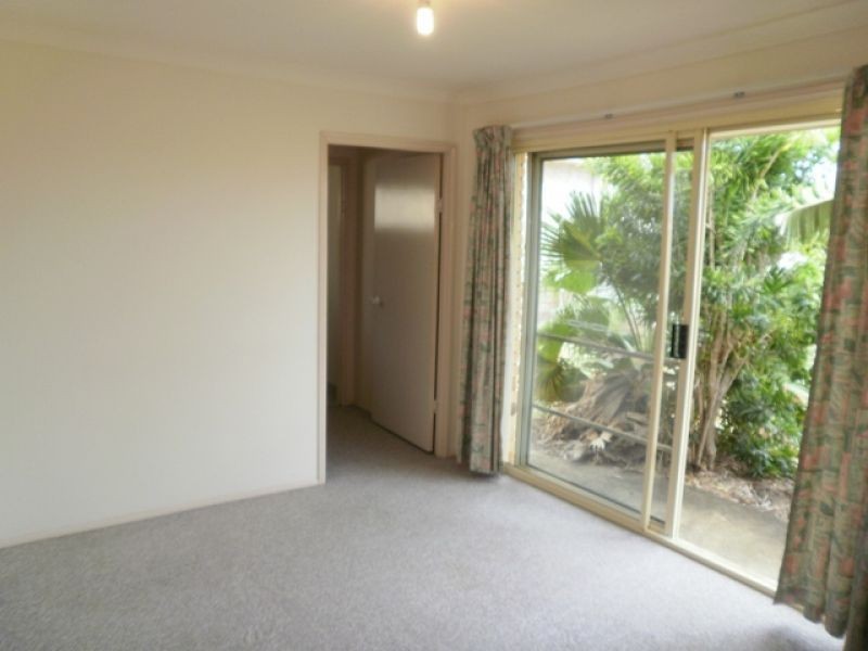 2 Regal Court, Highland Park QLD 4211