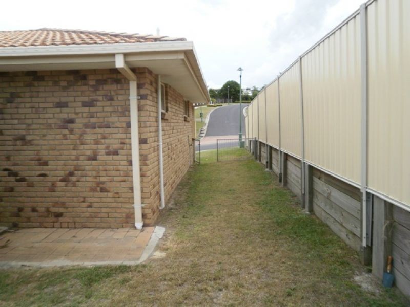 2 Regal Court, Highland Park QLD 4211