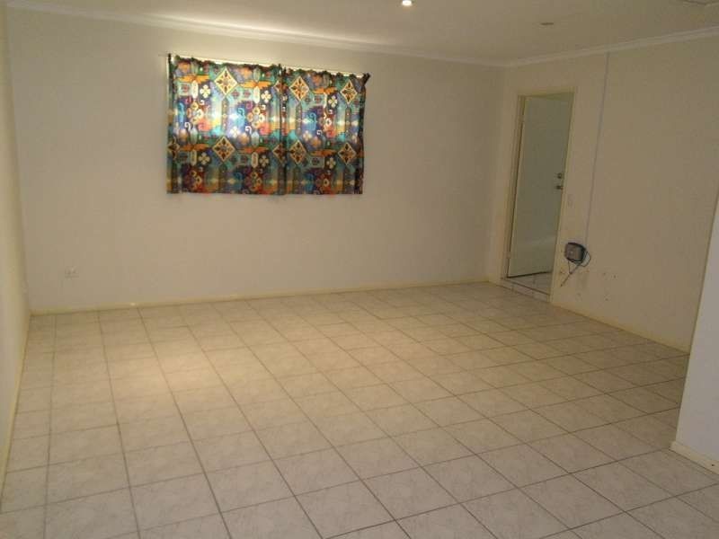 42 Lucille Ball Place, Parkwood QLD 4214